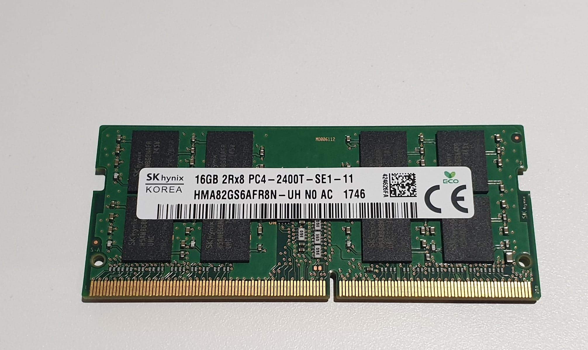 SK hynix SO-DIMM 16 GB DDR4-2400 CL17 (1Gx8) DR (HMA82GS6AFR8N-UH)